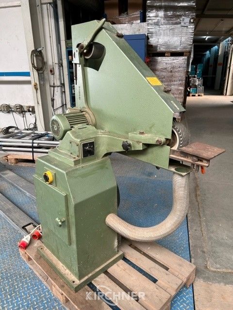 Profile sanding machine