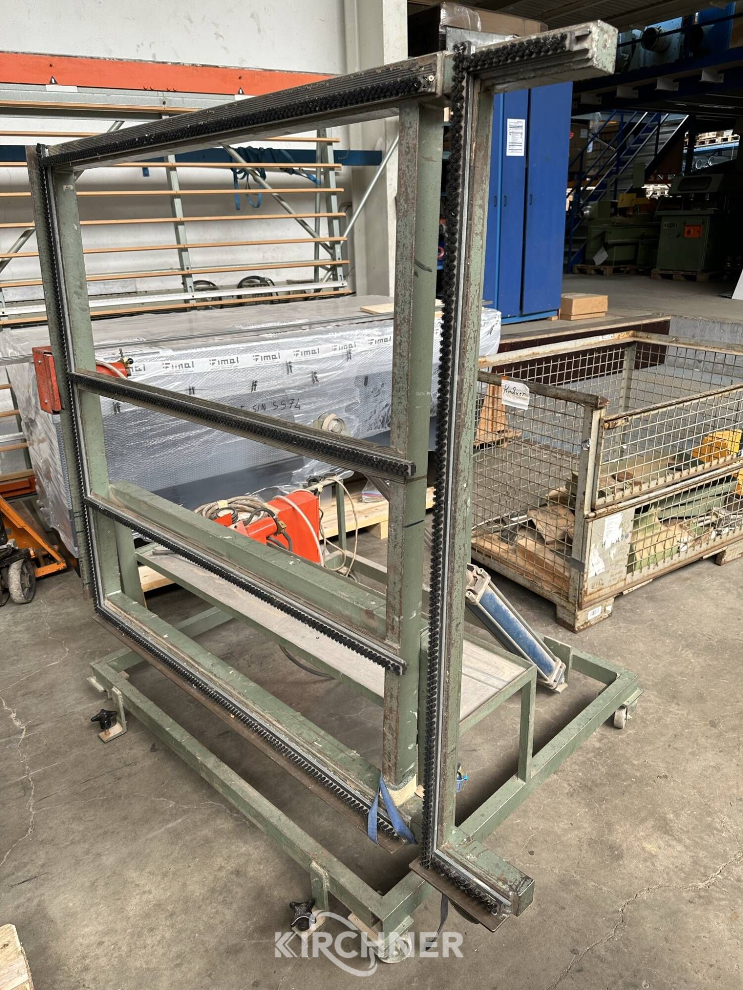Assembly table