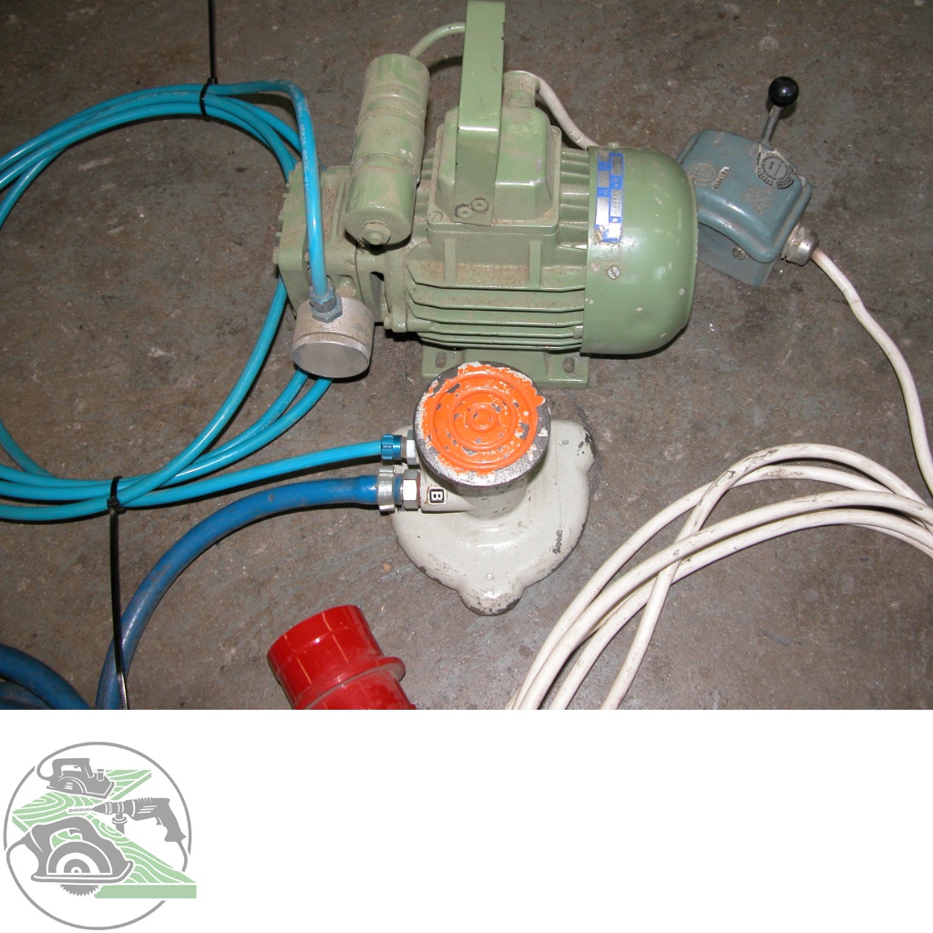 Vacuum pump with foot pedal