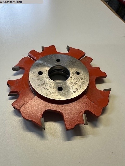 Adjustable groove cutter