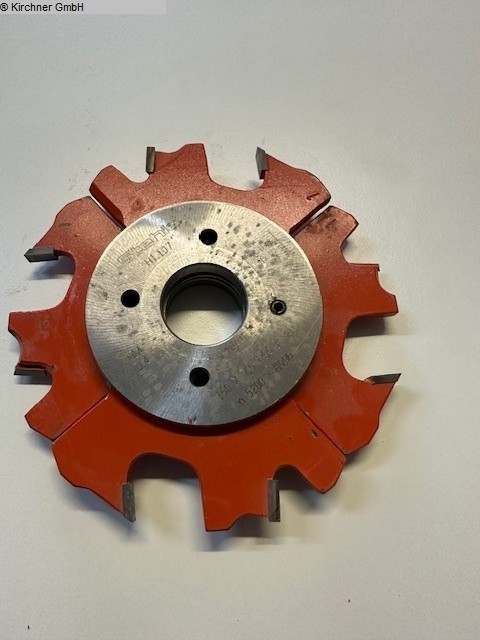 Adjustable groove cutter