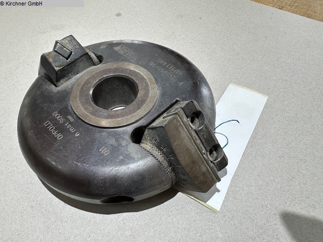 Swivelling knife head