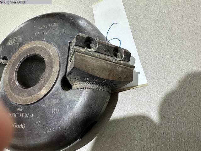 Swivelling knife head