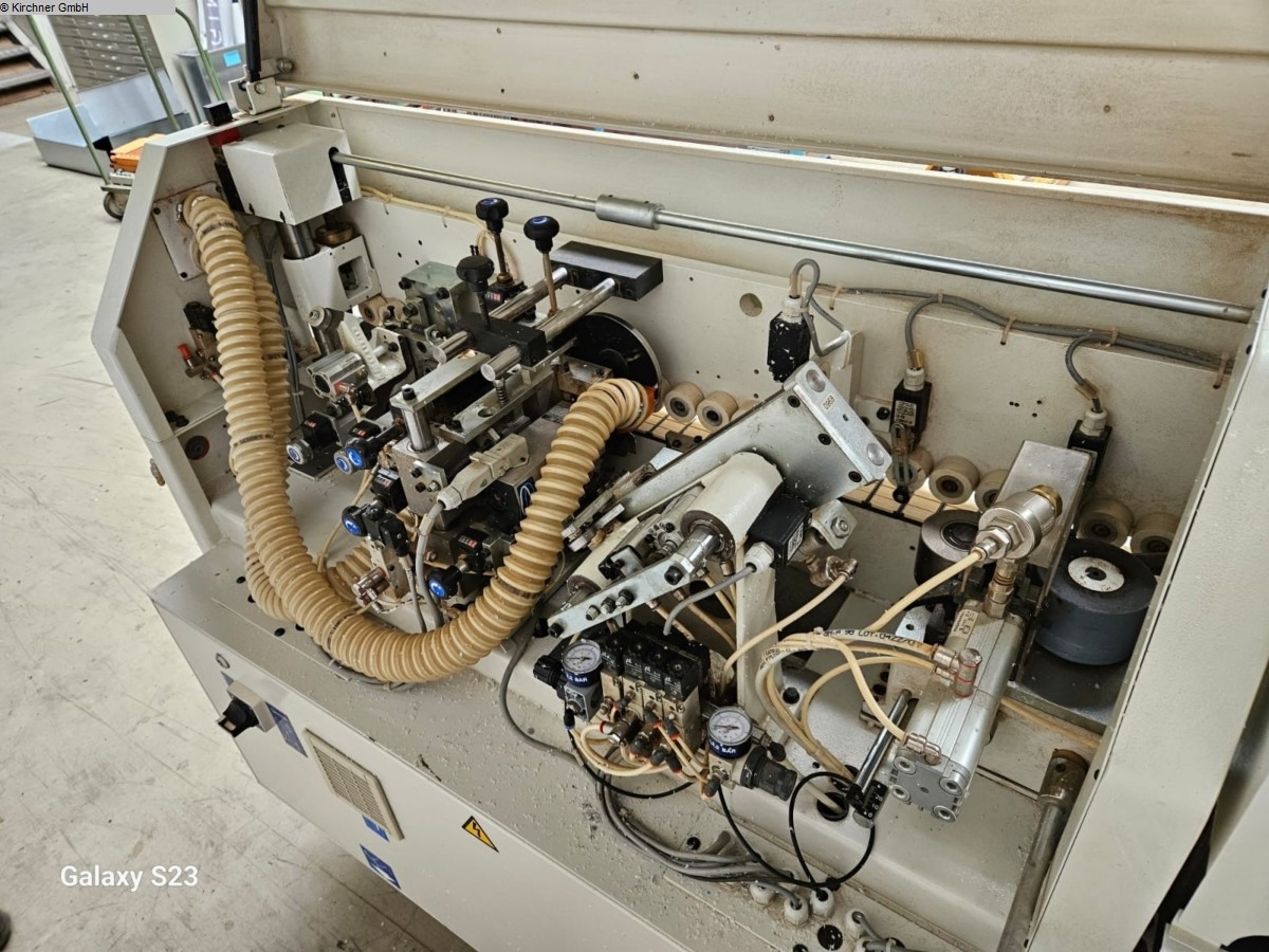 Kantenanleimmaschine