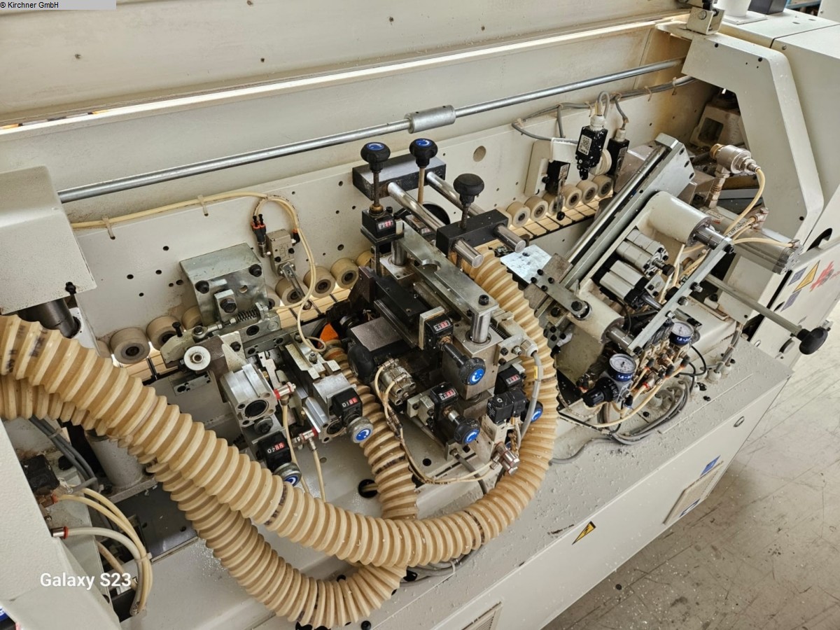 Kantenanleimmaschine