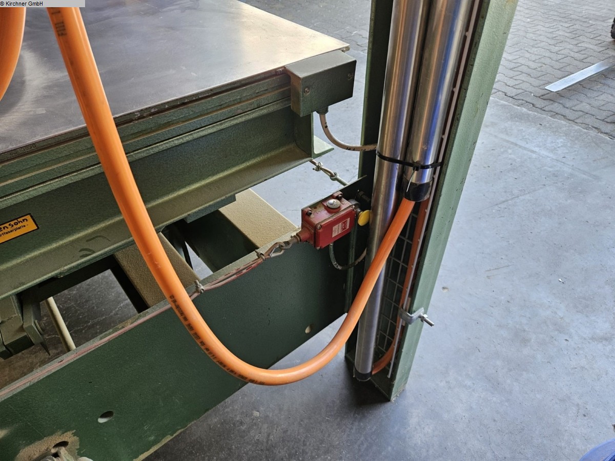 Furnierpresse